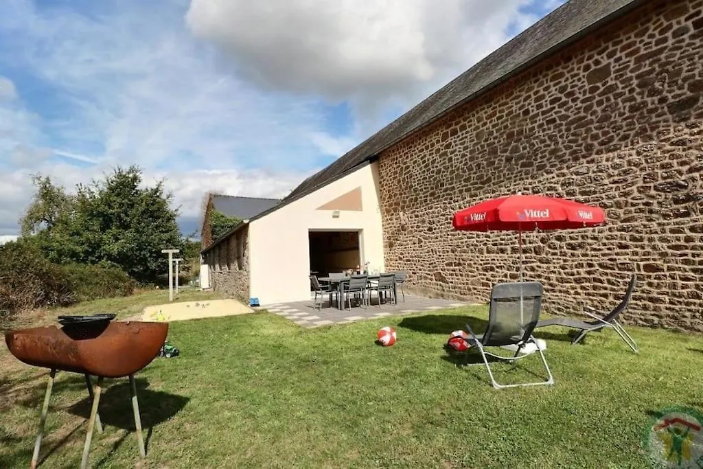 Gite La Vieille Mazure Saint-Georges-de-Reintembault
